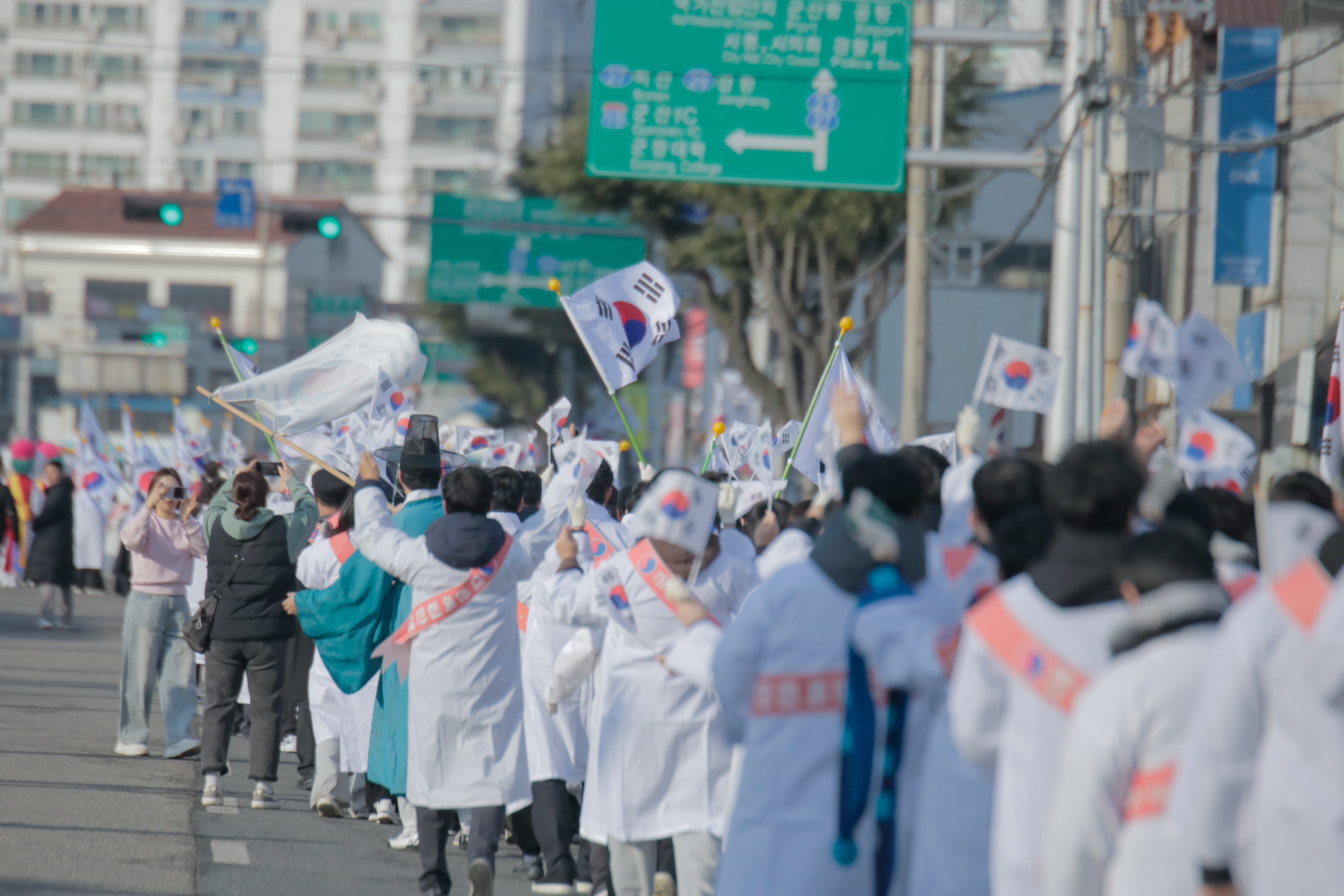 슬라이드 이미지 3