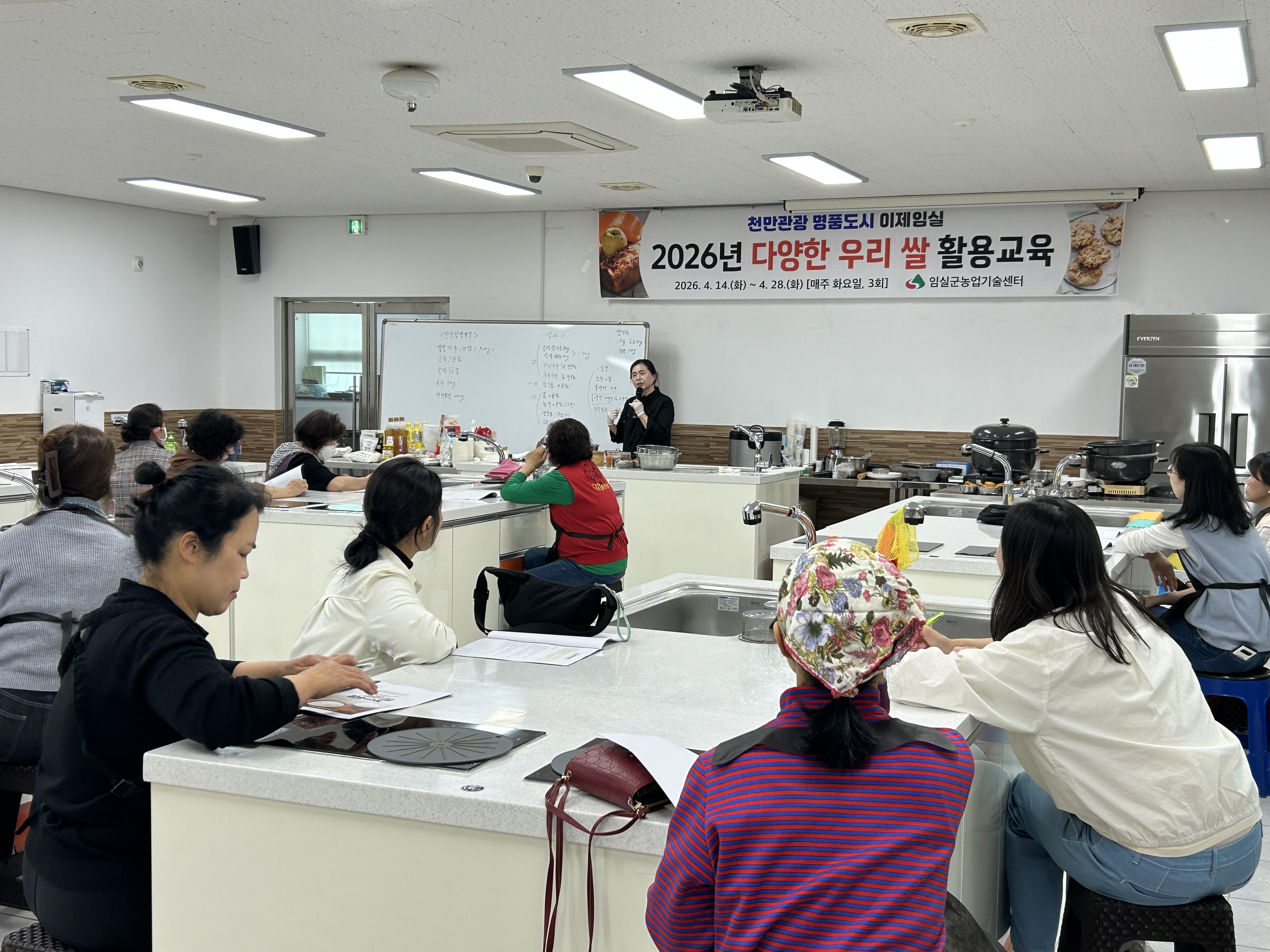 슬라이드 이미지 1