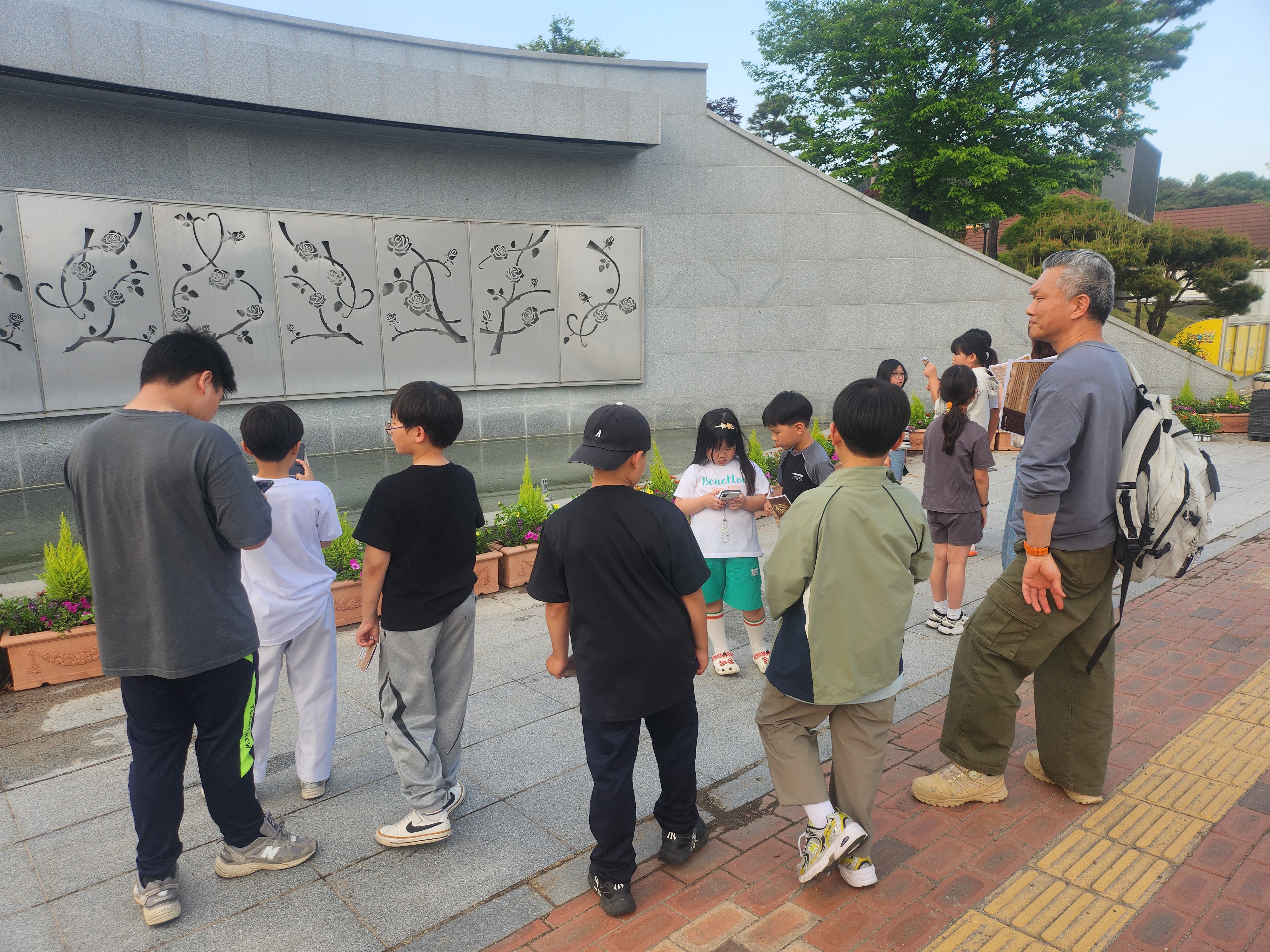 슬라이드 이미지 1
