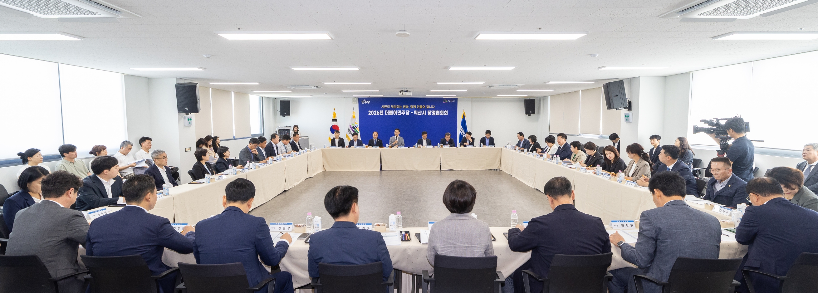슬라이드 이미지 1