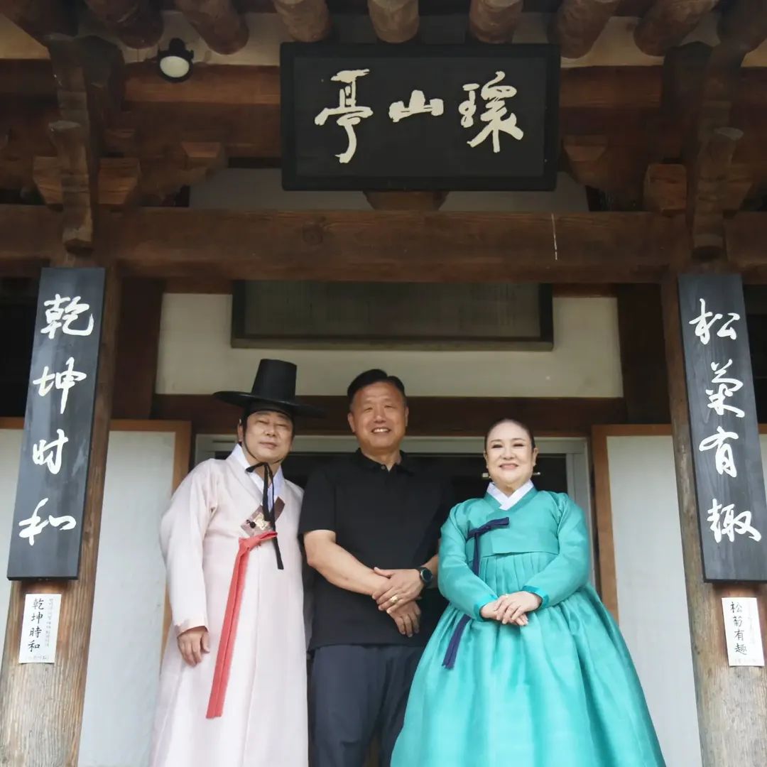 슬라이드 이미지 2