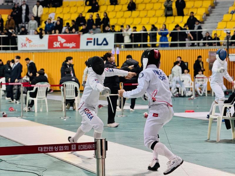 태극마크 향한 칼끝 승부…익산서 펼쳐진 펜싱 대격돌