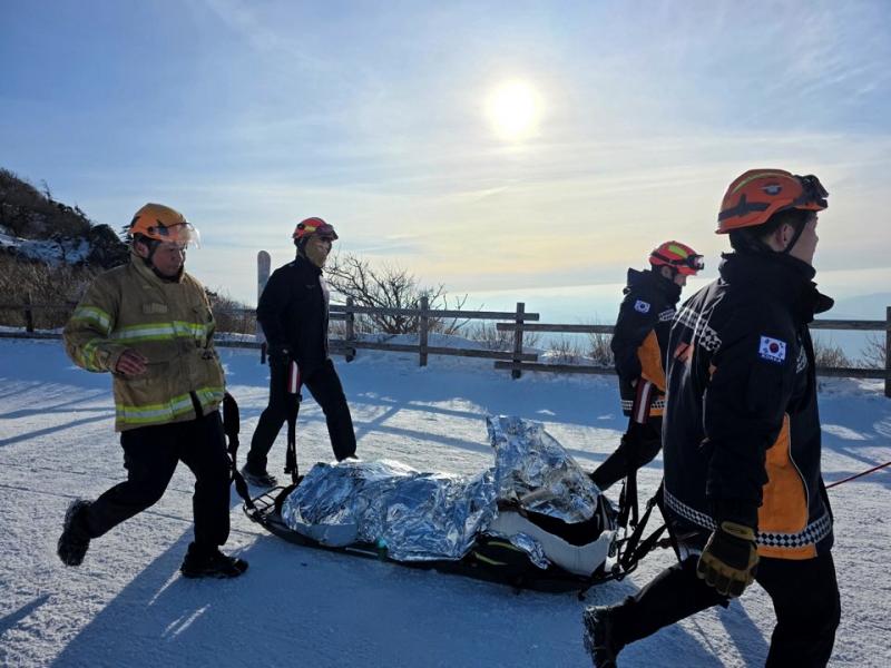 무주소방서 덕유산 향적봉 산악사고 구조 대상자 구조