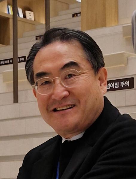 '정치학 개론...갈등을 먹고사는 정치, 이제 끝내야 한다'