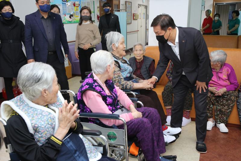  정읍시, 설맞이 사랑 나눔 실천. 복지시설. 경로당 등 1286개소 지원
