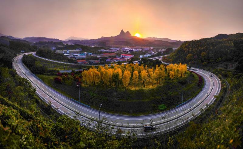 자연이 준 선물 마이산'
