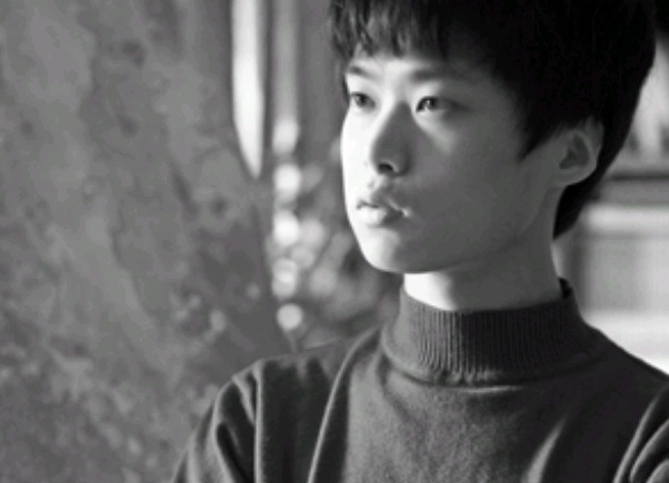 ‘추락하는 것은 날개가 있다'