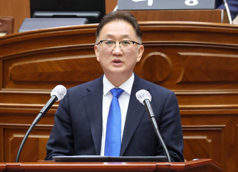 <전주시의회 5분 자유발언> 
최용철, “5극3특 시대 전주 중심 전북 성장 거점화 전략 마련”
김정명, “방치된 지하보도에 시민 밀착형 공간 전환”