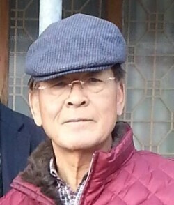 꽃을 매개로 삶을 이야기하고 사랑 노래