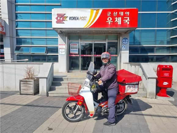 가스폭발 굉음 속으로 달려간 집배원…피투성이 시민 살려내 화제