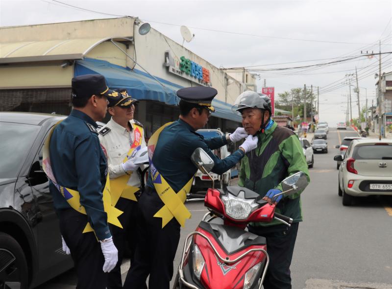 익산경찰서, 고령 이륜·보행자 교통안전 예방 나서
