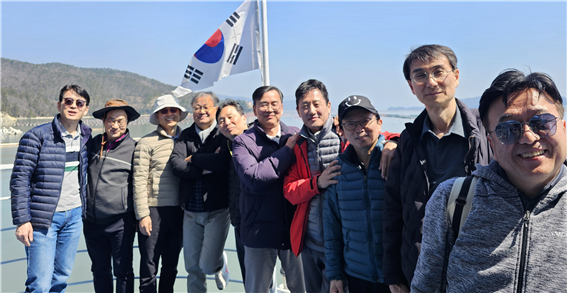 [기획]나무에는 늦은 감사거름… 친구들과는 남도 여행
