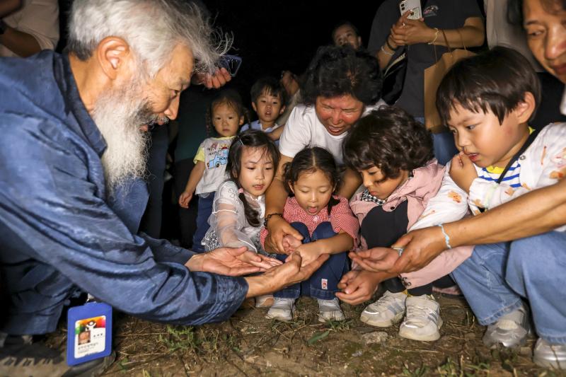 무주군 반딧불이 신비탐사 상설화 기대