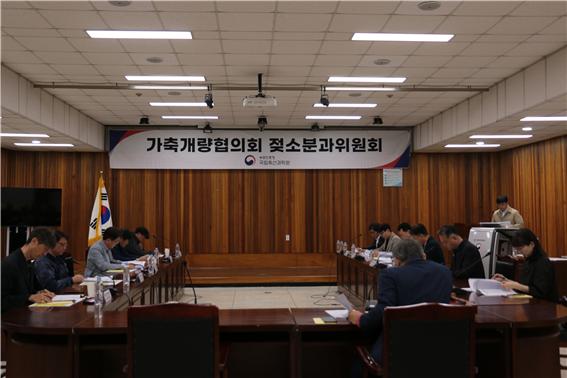 한우에 이어 젖소까지,  유전체 기반 씨수소 조기 선발 전면 확대
