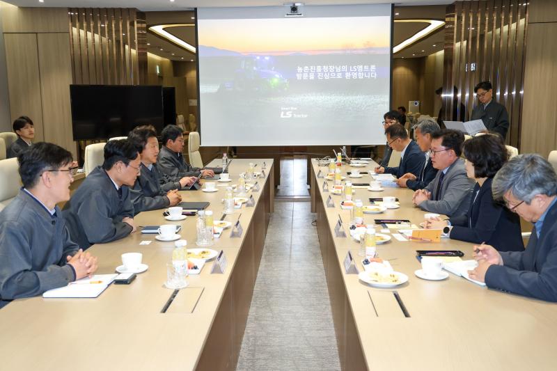 농기계 산업계 상생협력으로 ‘스마트 농기계 확산’ 속도 내