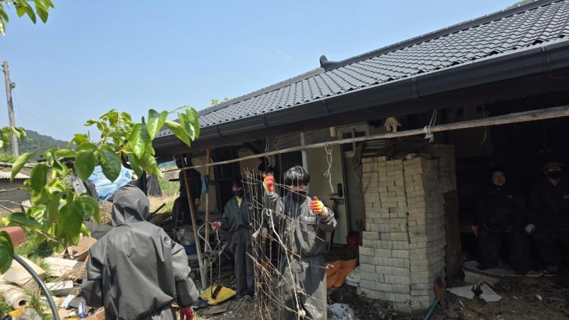 고창 해리면, 시각장애 어르신 자택 ‘사랑의 집 청소’ 봉사 