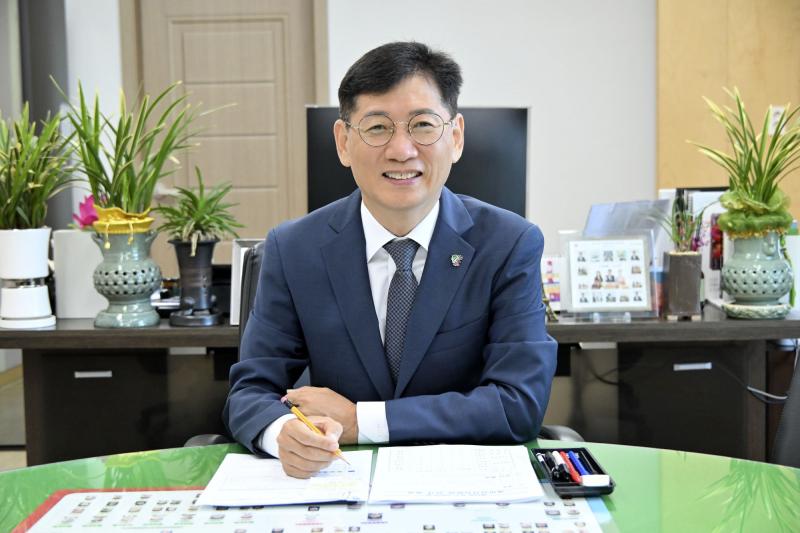 색에 반하고 맛에 취하는… “달콤한 사과와 한우의 품격 만나보세요”