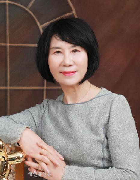 [금요수필] 배롱나무가 붉게 물들던 날