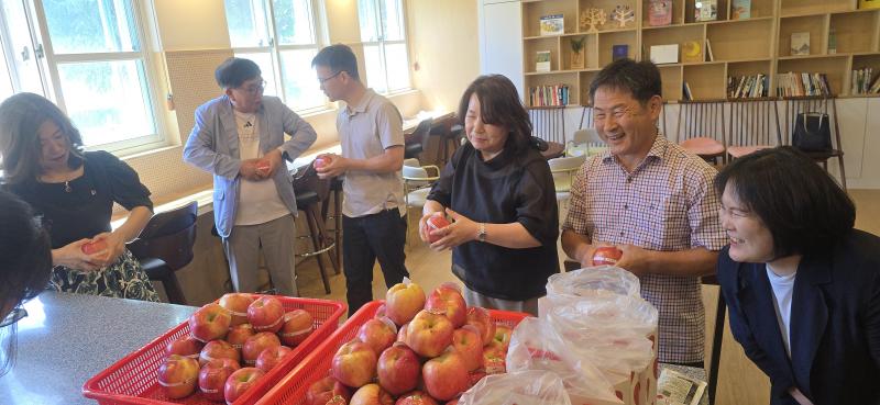 장수교육지원청, 사과 한 입에 담은 청렴 실천