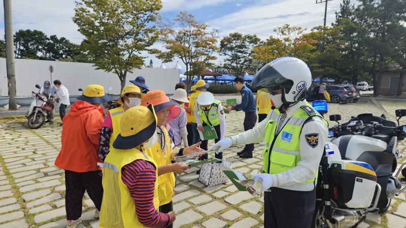 부안경찰서, 어르신 대상 현장 교통안전교육 강화
