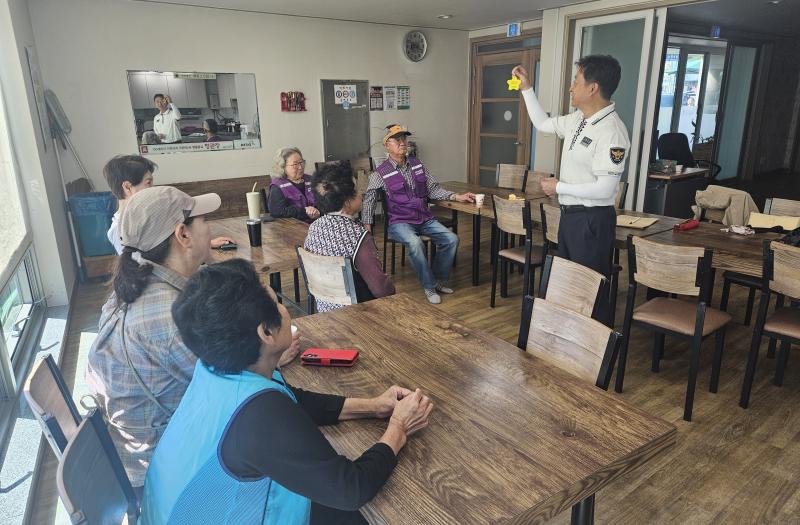 장수경찰서, 어르신 교통사고 및 보이스피싱 예방 홍보