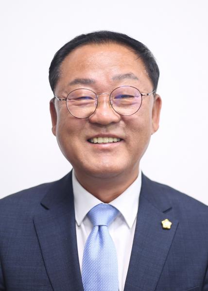 장수군의회 김남수 의원,
‘장수군 햇빛소득마을 조성 및 지원에 관한 조례안’본회의 통과