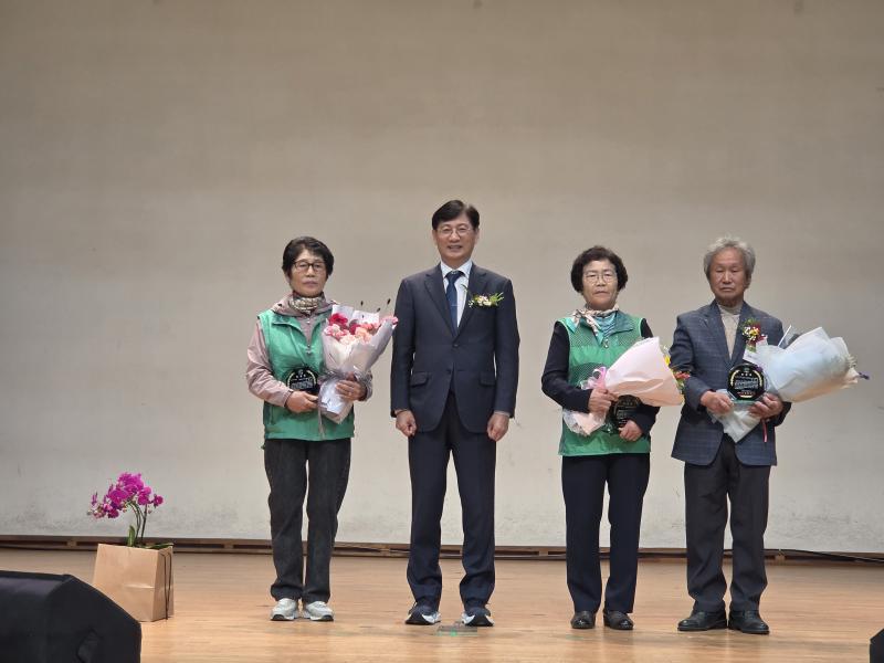  장수군 새마을 지도자 수련대회 성황