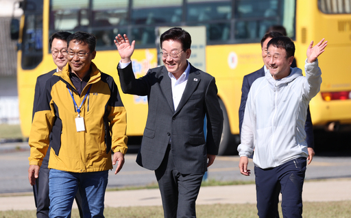   이재명 대통령, 익산 왕궁초등학교 운동회 방문 