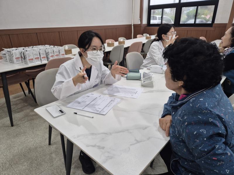  전북서부보훈지청, 군산 보훈가족 ‘찾아가는 한방 의료봉사'