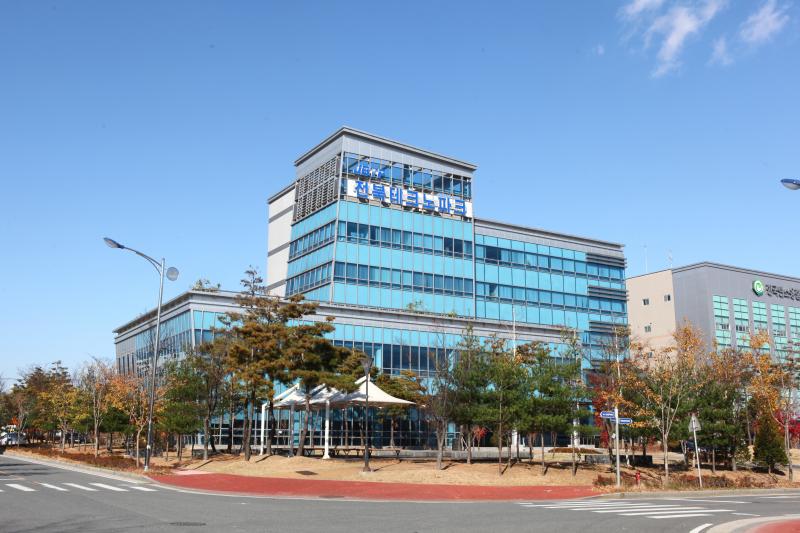 전북TP, 전국 방산혁신클러스터와 기술협력 강화...'첨단소재 방산 생태계 확장'