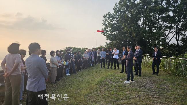 군산지청·범방지구회, 오성산서 역사탐방·자연보호 캠페인 펼쳐 