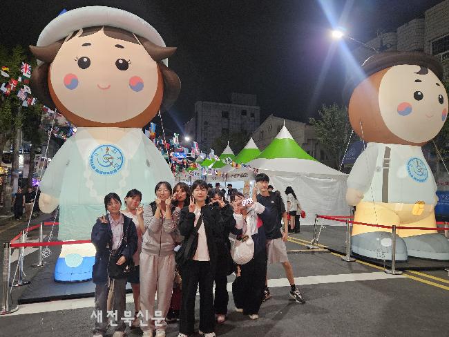 [달그락달그락] 군산시간여행축제, 과거와 현재가 만난 자리  