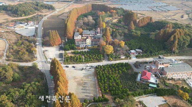 '비밀의 정원'에서 '채석장 전망대'까지…익산 황등을 걷다      