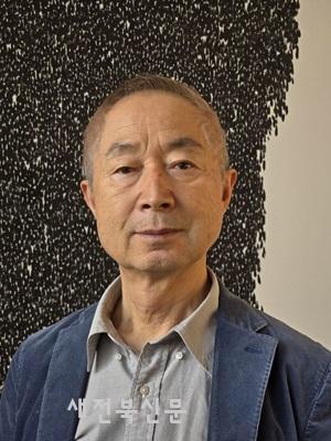 먹의 범짐 통해 자연·도시·기억이 교차하는 삶의 구조 시각적으로 구축  