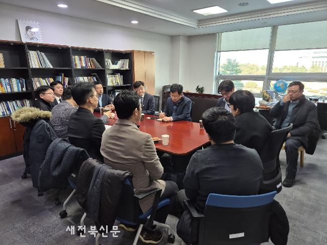 안호영 의원 'AI기반 무인 자율제조혁신 생태계 시급하다'     